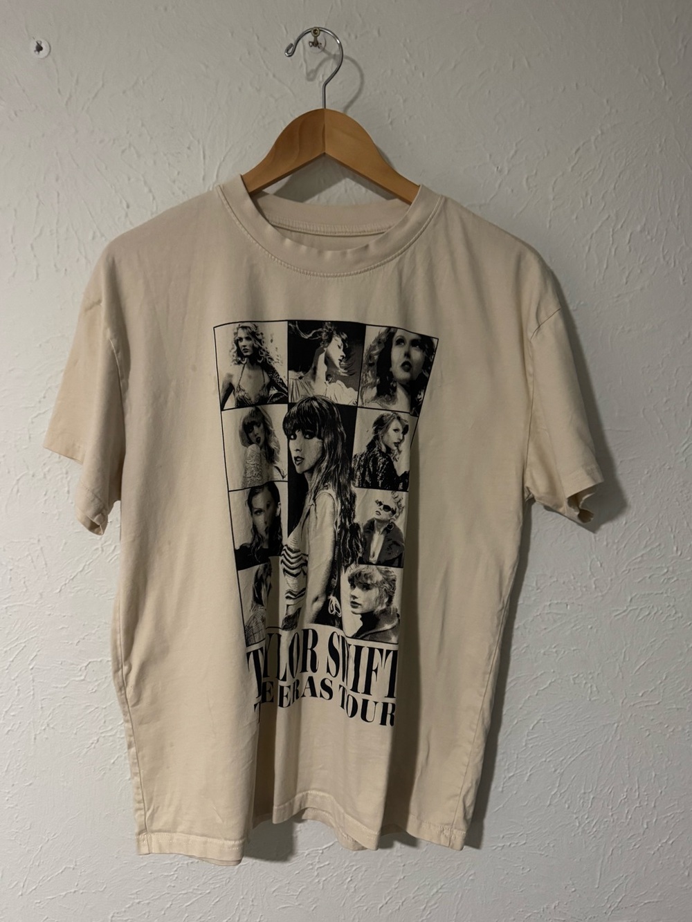 Taylor Swift The Eras Tour Unisex Cream Beige T-Shirt Official Size M